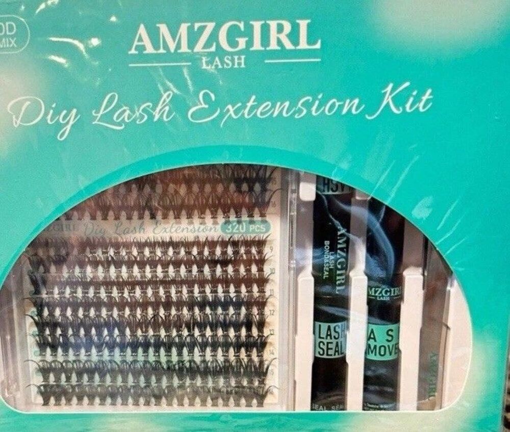 Eyelash extensions 30D And 40 D Mix Never Opened Comes With All You Need!